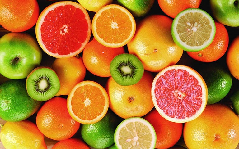 Bổ sung hoa quả chứa vitamin C rất tốt cho da