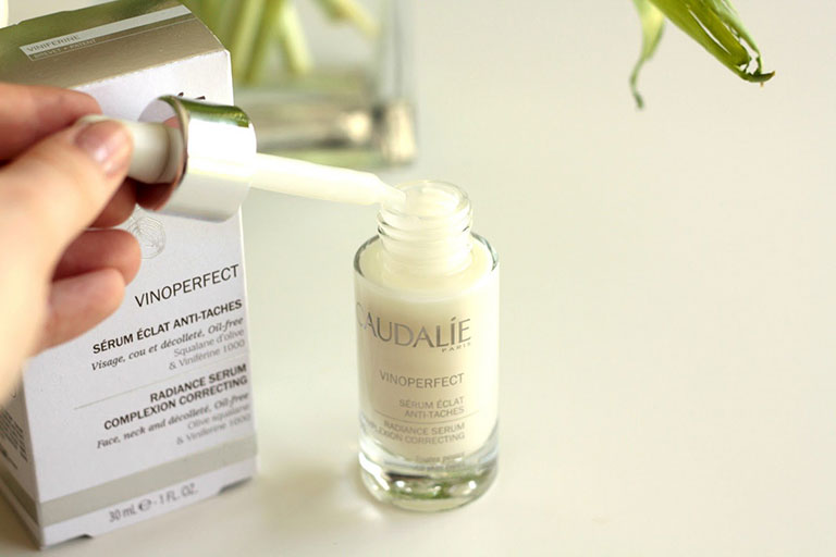 Bảng thành phần của serum Caudalie rất lành tính